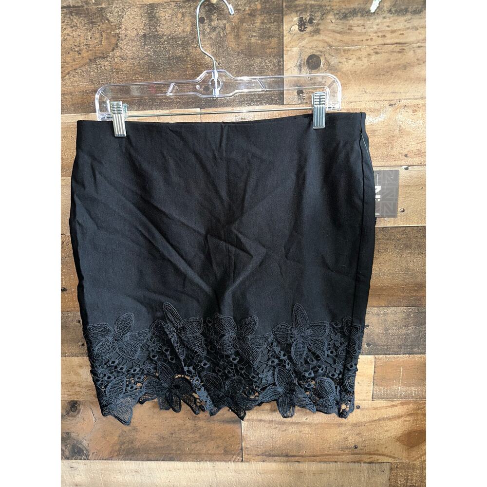 NWT IZ Byer Black Lace Hem Skirt XL